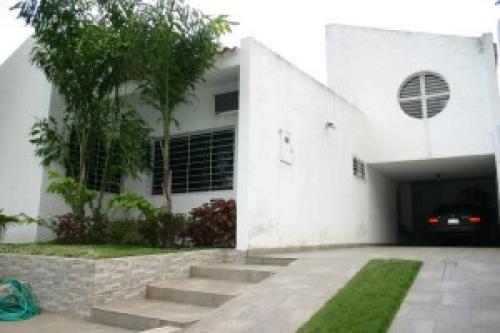 Casa   en Venta El Parral Edo Carabobo Cód. 12-5808