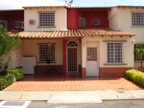 VENDO HERMOSO TOWNHOUSE CABUDARE PIEDAD NORTE
