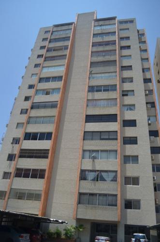 apartamento en venta Maracaibo sector valle frio oscar romero