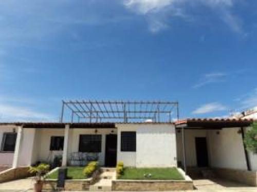 Venta de Amplia e Iluminada Casa en Cabudare 