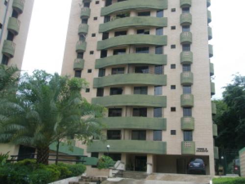  Apartamento en Venta  El Bosque Edo Carabobo Cód. 12-5916 