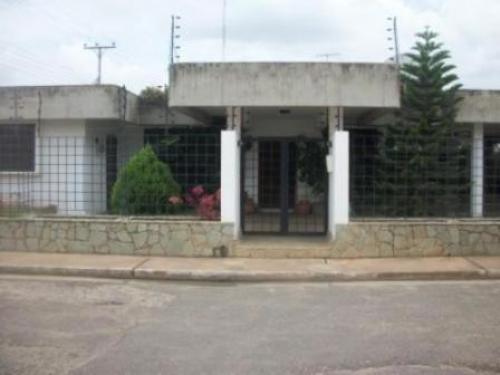 Excelente oportunidad bella y espaciosa casa quinta en El Tigre