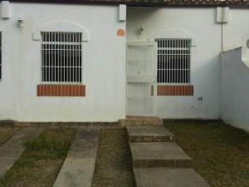 Venta de Bella Casa en Conjunto Cerrado en Cabudare. Barquisimeto 
