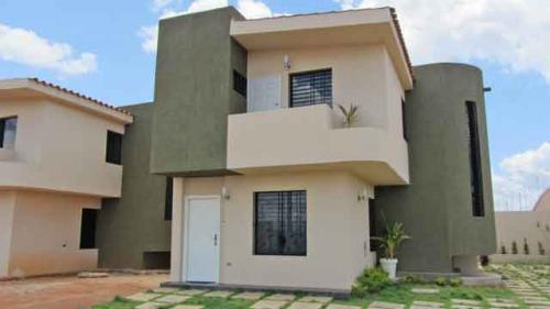 Town House en Villas del Tepuy Country Club, Urb. El Tiamo, Puerto Ordaz