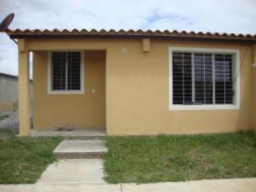 Venta de Casa en Conjunto Residencial Privado en Cabudare 