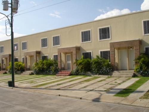 VENDO HERMOSA CASA URB CAMINO DE TARABANA