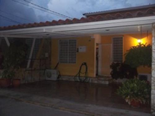 Venta de Bella Quinta de 2 Platas en Cabudare 