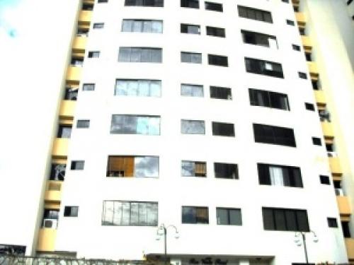  Apartamento  en El Bosque Norte  Edo Carabobo Cód. 12-7601 