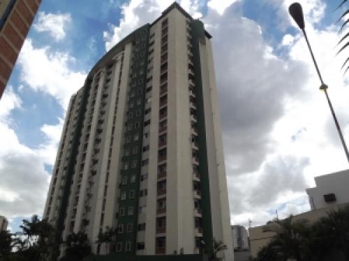 Apartamento  en  Venta  Los Mangos  Edo Carabobo Cód. 13-61