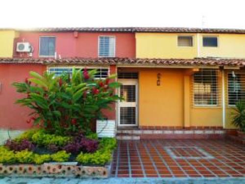 Venta de Townhouse de 2 plantas en Cabudare 