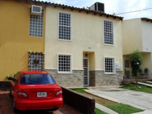 Venta de Casa en Conjunto Cerrado en Cabudare