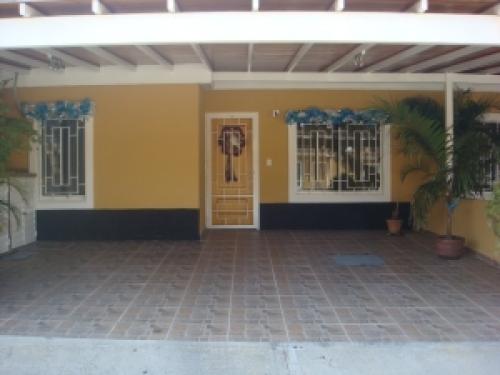 Venta de Casa Urbanización Cerrada en Cabudare 