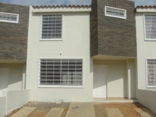  Venta de Bello Town House A Estrenar en Cabudare 