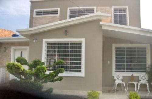 Venta de Quinta en Urbanización Cerrada en Cabudare 