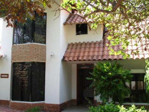 VENDO ESPECTACULAR CASA ZONA ESTE