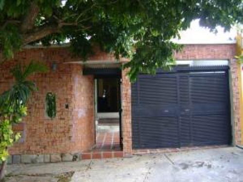 Casa  en Venta  El Parral  Edo Carabobo Cód. 13-1244