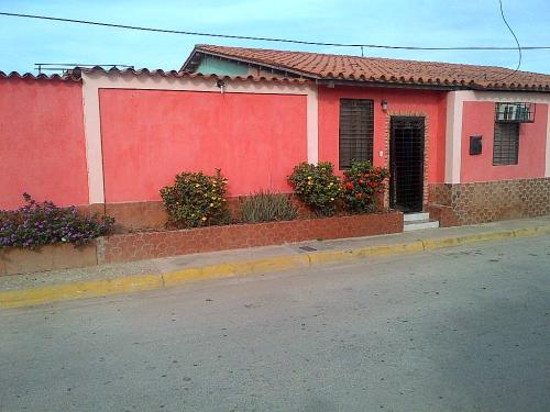 HERMOSA, COMODA Y ECONOMICA CASA EN PORLAMAR