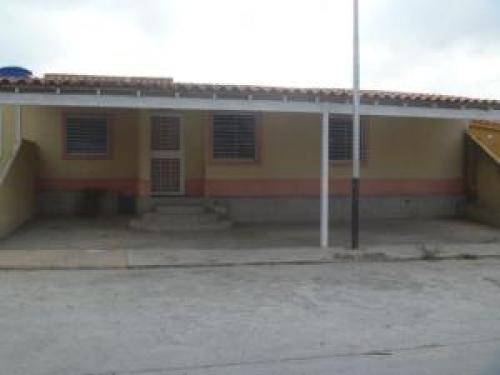 Venta de Amplia Casa en Yaritagua