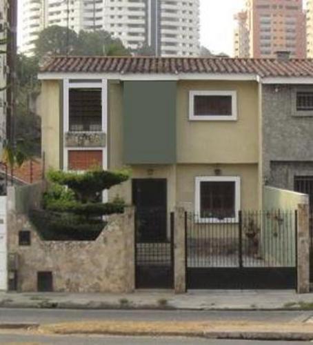 EXCELENTE TH EN PLENA AVENIDA URB. EL BOSQUE 152M2