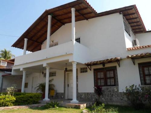 Venta de casa en El Castaño Maracay codflex 13-432