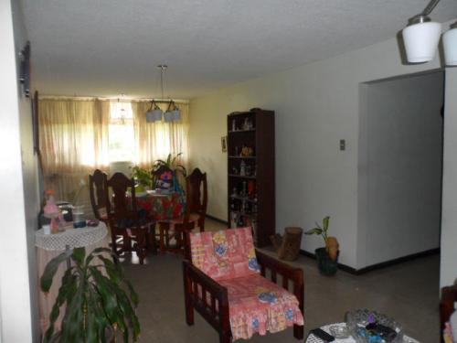 Venta de apartamento en Los Nisperos Turmero codflex 13-5758