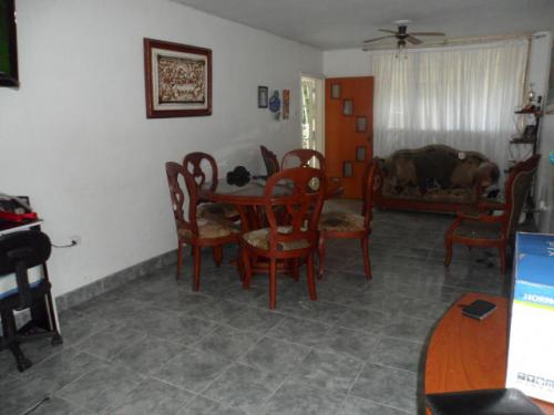 Venta apartamento en Caña de Azucar Maracay codflex 13-6994