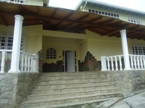 casa en venta  ubicada en el junquito 11-8115