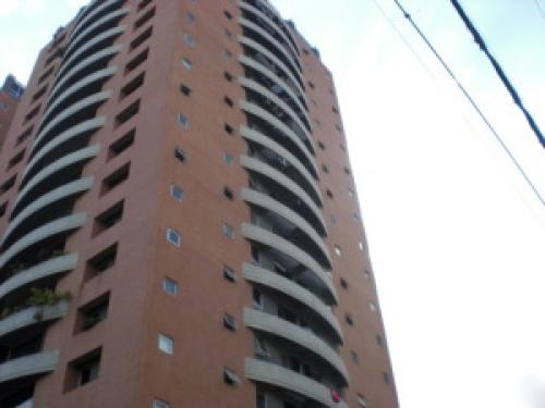APARTAMENTO EN VENTA UBICADO EN LOS DOS CAMINOS 13-1176