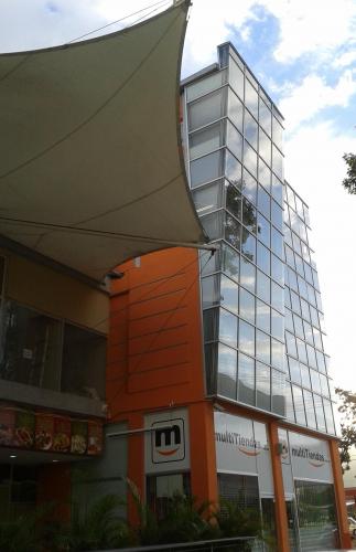 VENDO LOCAL COMERCIAL EL CC FREE MARKET EN LA GRANJA