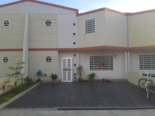 Se vende town house en La Morita codflex 13-7924