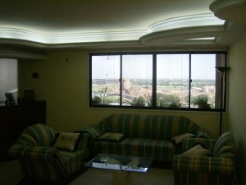 Cómodo Apartamento en Venta en Ciudadela Faría en Maracaibo. MLS #13-3714