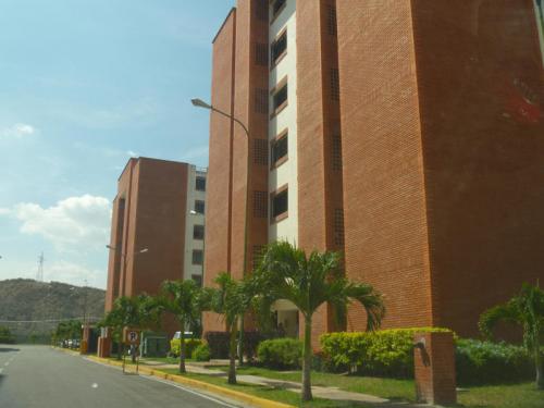 VENTA DE  APARTAMENTO EN BARQUIISMETO-TRINITARIAS