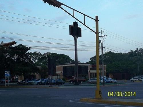 VENTA DE  LOCAL  EN BARQUIISMETO-AV.LEONES 