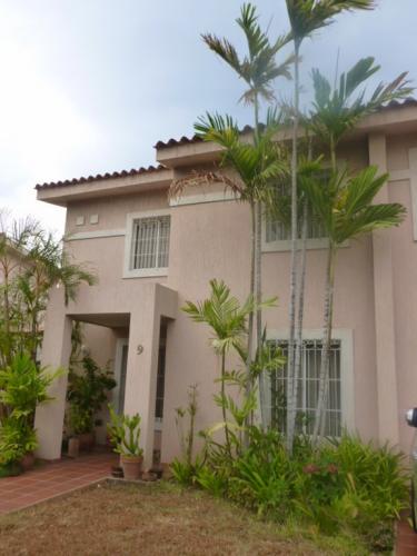 TownHouse Av Milagro Norte