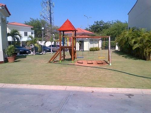 Townhouse en Fuerzas Armadas