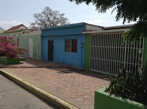 Casa con terreno en Santa Lucia