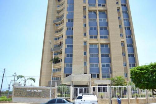 14-8752 APARTAMENTO EN VENTA EN MARACAIBO, 5 DE JULIO