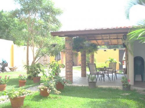 ESPECTACULAR TOWN HOUSE EN LA CUMACA 600 M2 CONST. CLIMA DE MONTAÑA