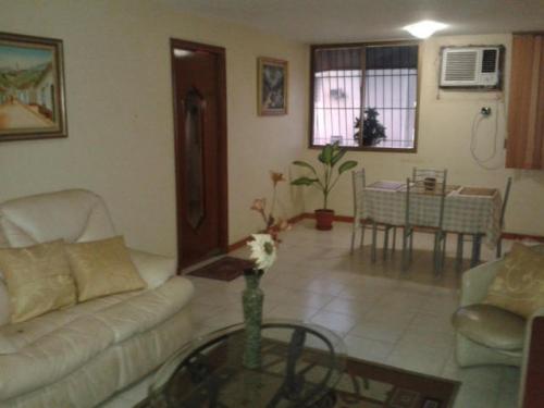 Apartamento En Venta La Limpia Maracaibo MLS 14-10257