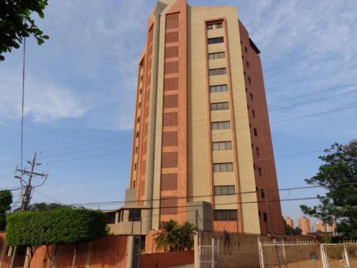 apartamento en venta av. universidad maracaibo mls 14-7631