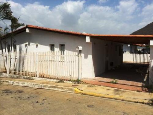 D&Vinmoconsult tiene en venta bella casa en resd terrazas de oriente