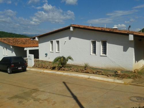 Dvinmoconsult vende casa en terrazas de oriente sector peleojo Barcelona