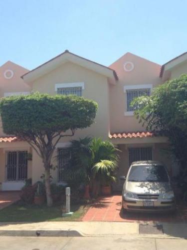 townhouse en venta canchancha maracaibo mls 14-10835