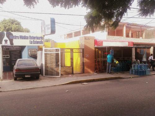 Casa con Locales Comerciales