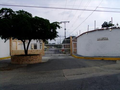 Terreno con casa en obra gris en san diego