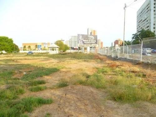 Cód. 14-7626. Terreno en Alquiler en Maracaibo. Av. Milagro Norte 