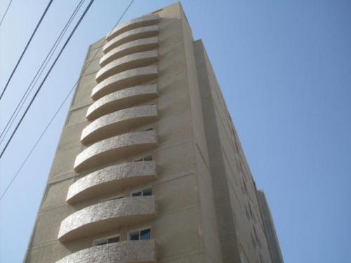Cod.14-8490. Apartamento en Venta en Maracaibo. Urb. Valle Frio 