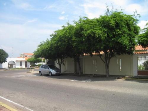 comercial en venta el rosal maracaibo mls 14-11776