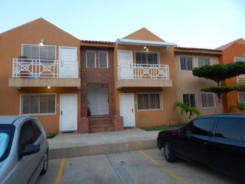 townhouse en venta circunvalacion dos maracaibo mls 14-12029