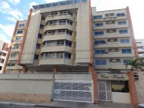 Bello Apartamento Res. Casa Fuerte. Lecheria. 2 Hab.